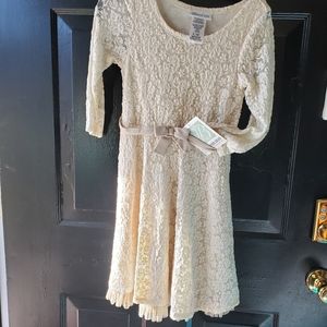 Bonnie Jean size 10 cream/gold lace pattern. NWT. Smoke free home